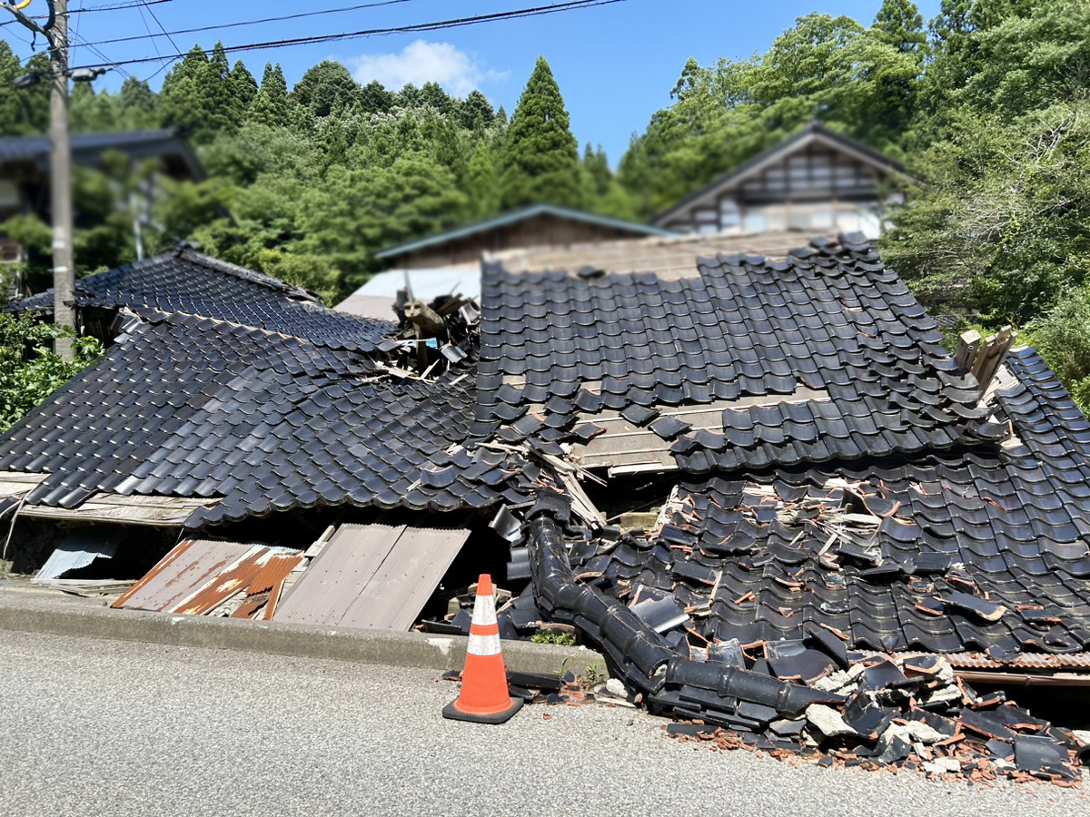 社員旅行で能登半島地震の被災地を視察