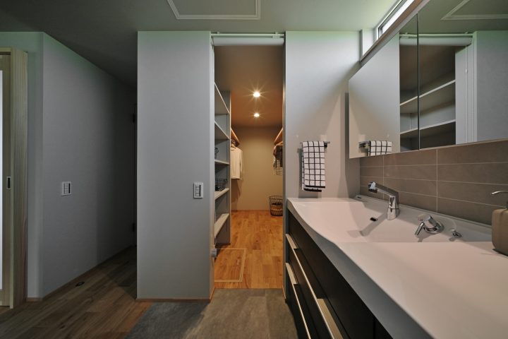  家でも集中できる！“仕事モードに切り替わる”書斎・ワークスペース