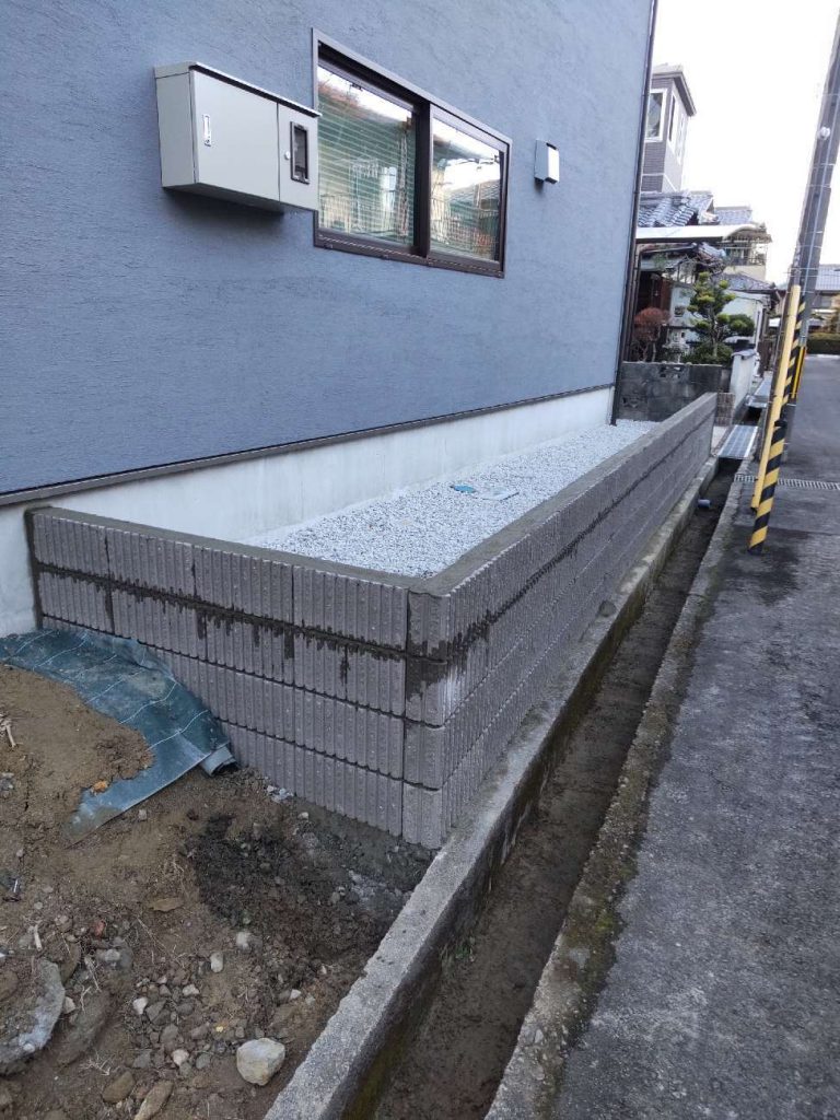 草津市「西渋川の家」庭工事②